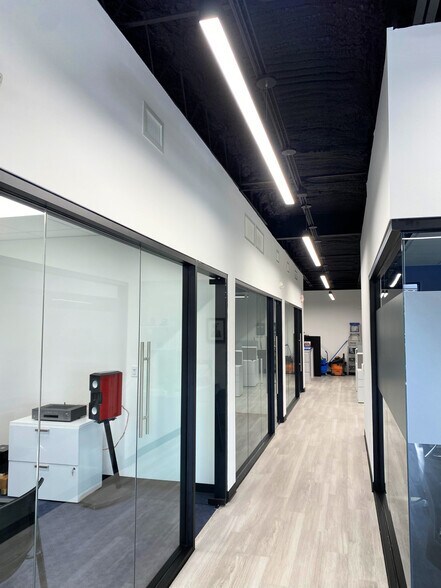 More Photos Of 1140-1180 Solana Ave, Winter Park Flex For Lease