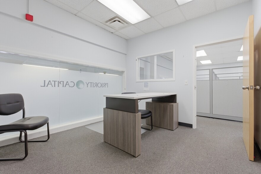 More Photos Of 174 Green St, Melrose Office For Sale