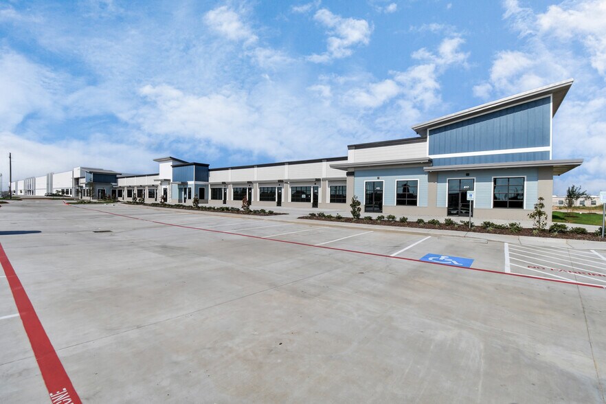 More Photos Of 30625 Kingsland Blvd, Brookshire Storefront For Lease