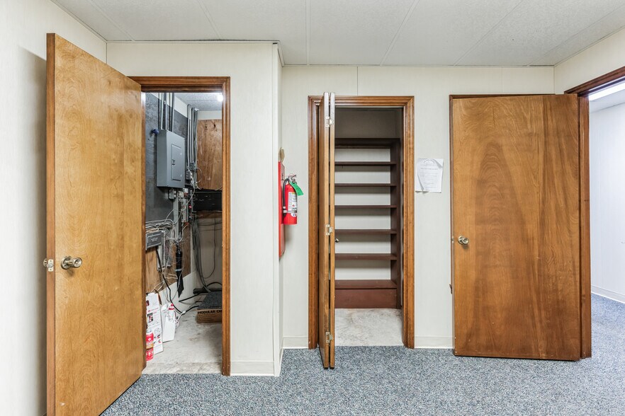 More Photos Of 1611 Old Granger Rd, Taylor Office For Lease