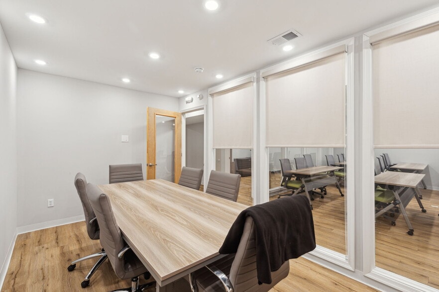 More Photos Of 6713 Ogontz Ave, Philadelphia Office For Lease
