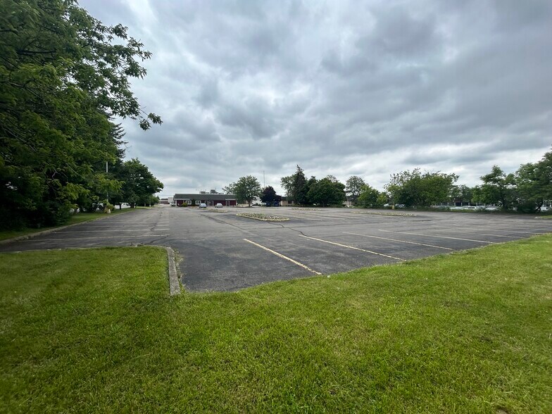 More Photos Of 7540 Transit Rd, Amherst Restaurant For Sale