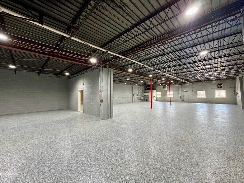More Photos Of 908 SW 5th St, Oklahoma City Warehouse For Lease