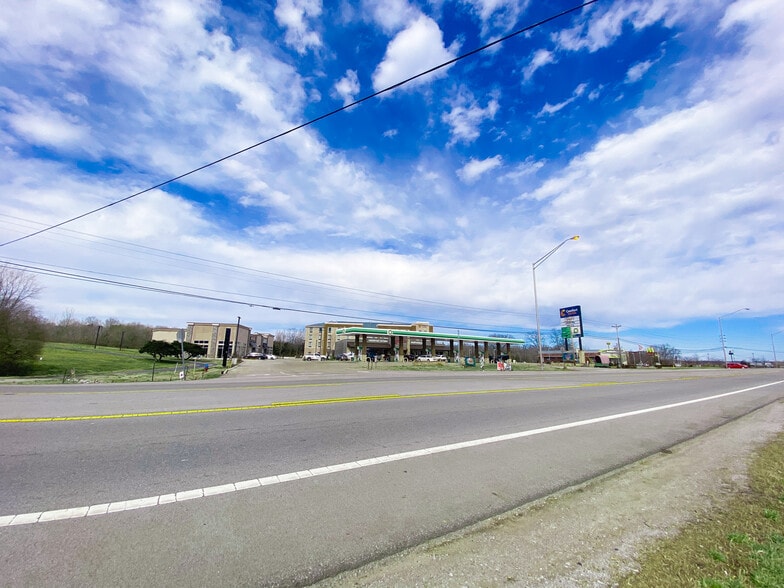 More Photos Of Bear Creek Pike @ I 65, Columbia Land For Sale