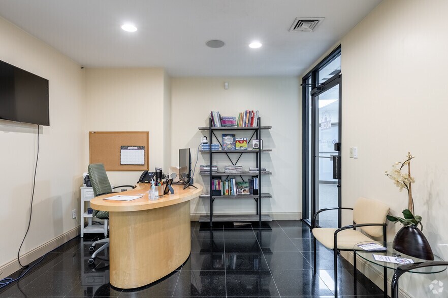 More Photos Of 40 Galesi Dr, Wayne Office For Lease