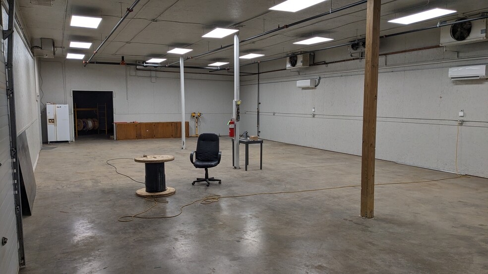 More Photos Of 2105 Maple Ave, Burlington Warehouse For Sale