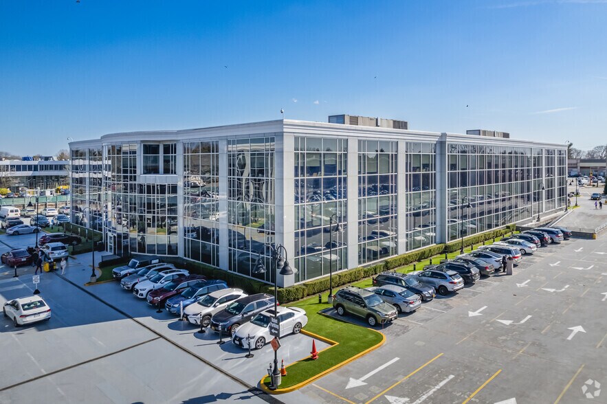 More Photos Of 1991 Marcus Ave, New Hyde Park Medical For Lease