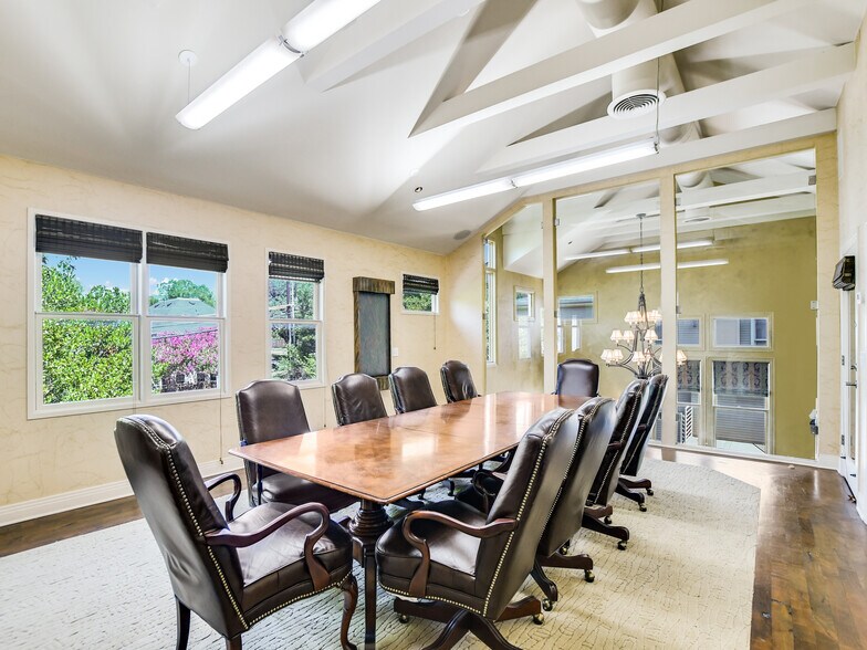 More Photos Of 1008 West Ave, Austin Unknown For Lease