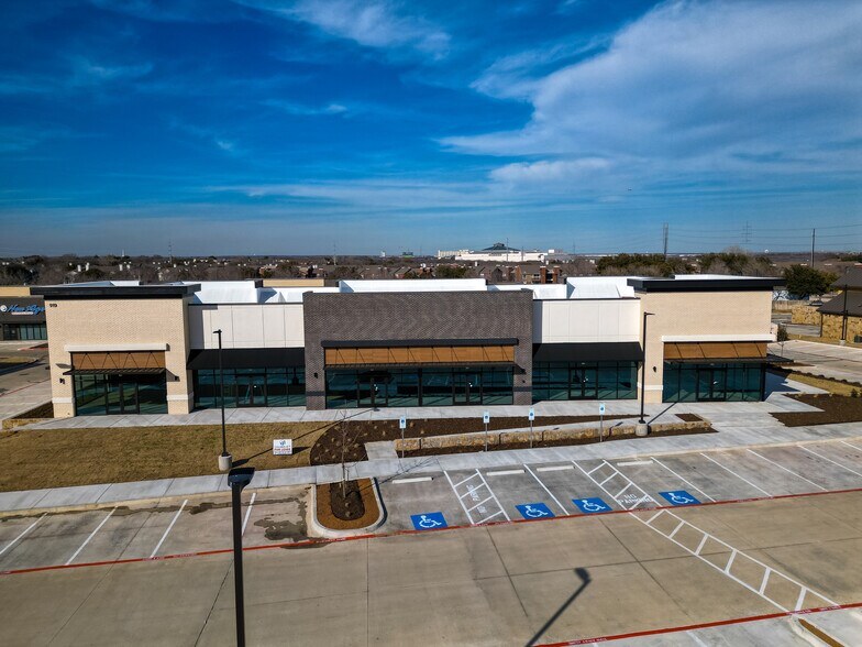More Photos Of 919 E NW Hwy, Grapevine Storefront For Lease
