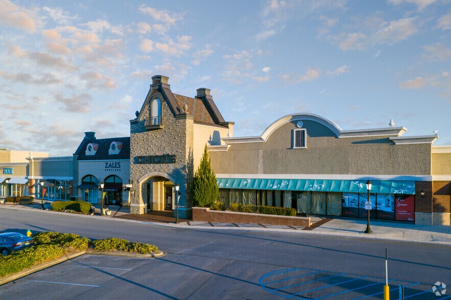 More Photos Of 5000-5084 Pinnacle Sq, Birmingham Storefront For Lease