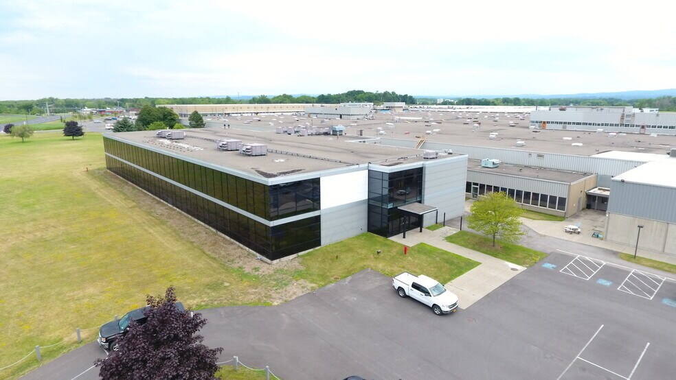 More Photos Of 6600 New Venture Gear Dr, East Syracuse Manufacturing For Lease