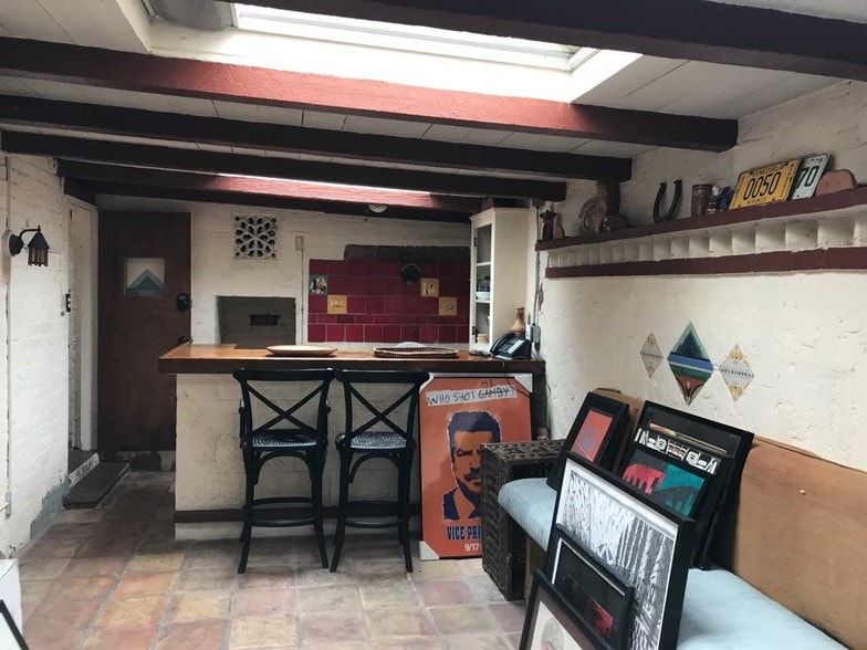 More Photos Of 4851-4853 W Jefferson Blvd, Los Angeles Loft Creative Space For Lease