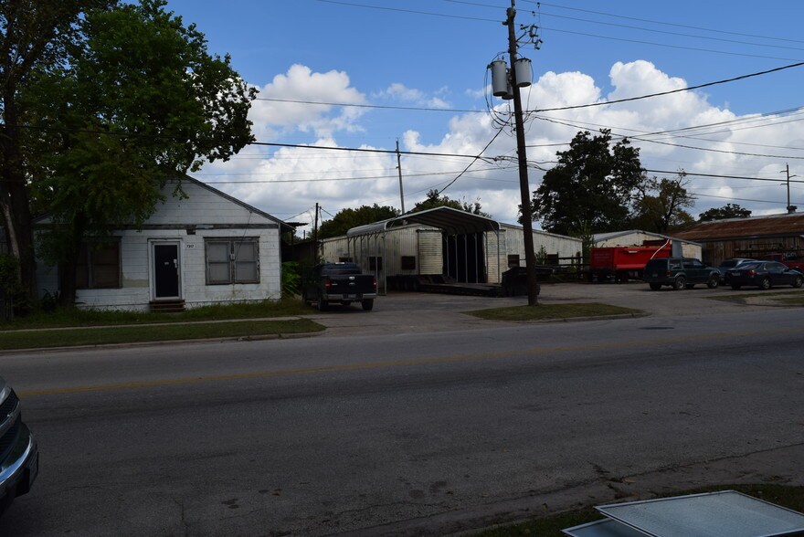 More Photos Of 7317 Canal St, Houston Warehouse For Sale