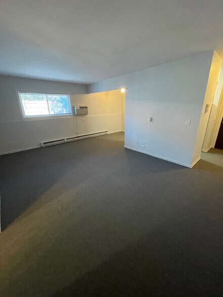 More Photos Of 37 Nippersink Blvd, Fox Lake Apartments For Sale