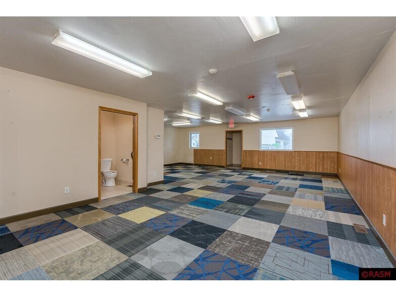 More Photos Of 608 Walnut Ave, Madison Lake Medical For Sale