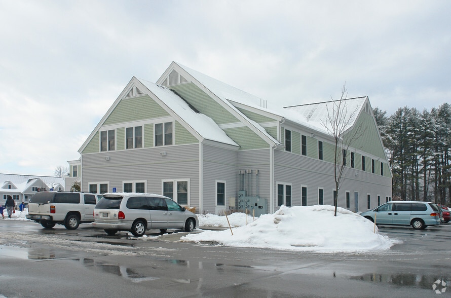 More Photos Of 45 Forest Falls Dr, Yarmouth Medical For Sale