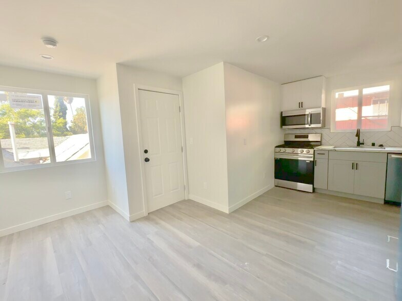More Photos Of 1637-1639 1/2 Micheltorena St, Los Angeles Apartments For Sale