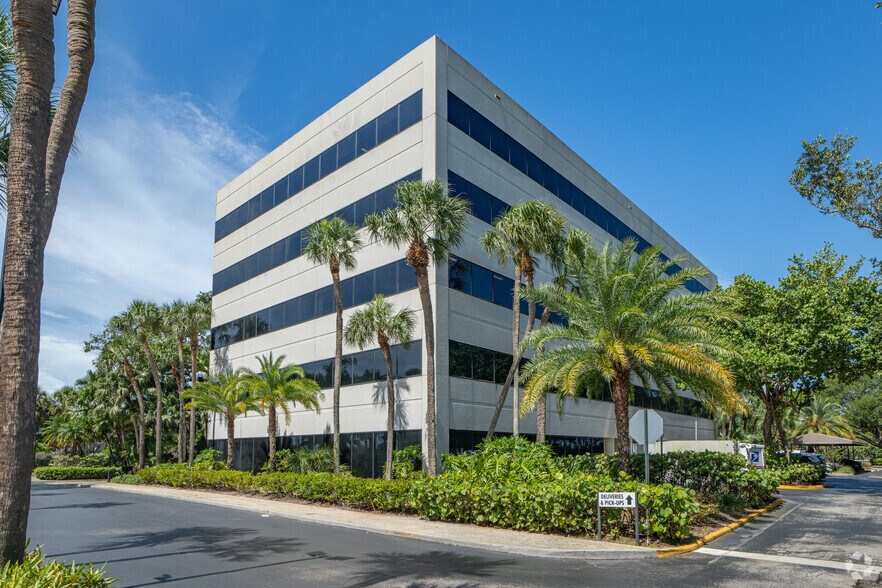 More Photos Of 2101 W Commercial Blvd, Fort Lauderdale Office For Lease