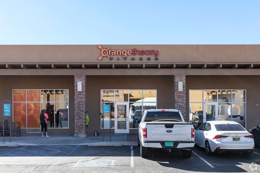 More Photos Of 8850 Holly St NE, Albuquerque Unknown For Lease