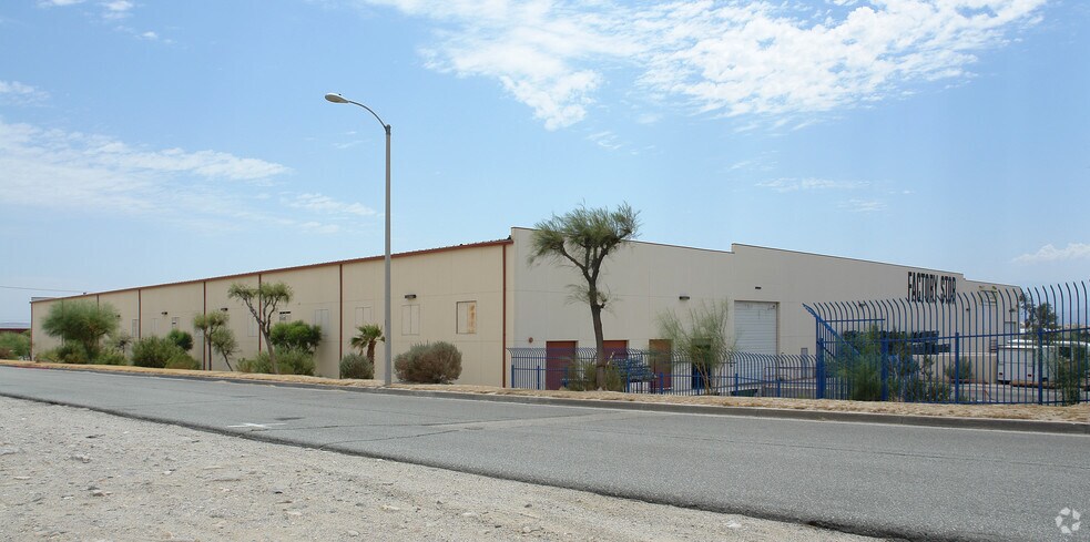 More Photos Of 19125 N Indian Canyon Ave, North Palm Springs Warehouse For Lease