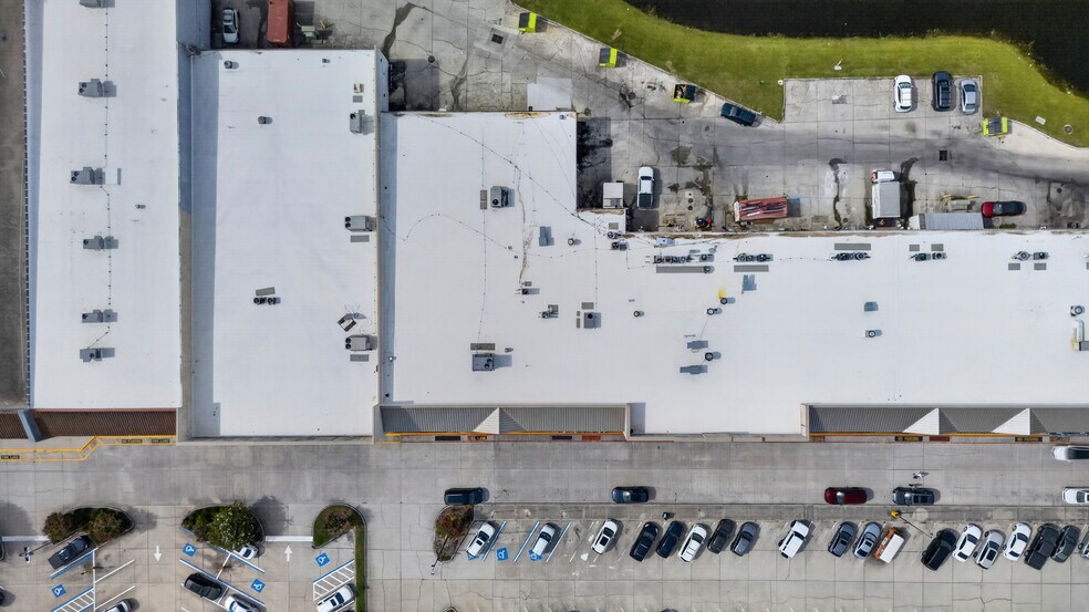 More Photos Of 14286 Beach Blvd, Jacksonville Beach General Retail For Sale