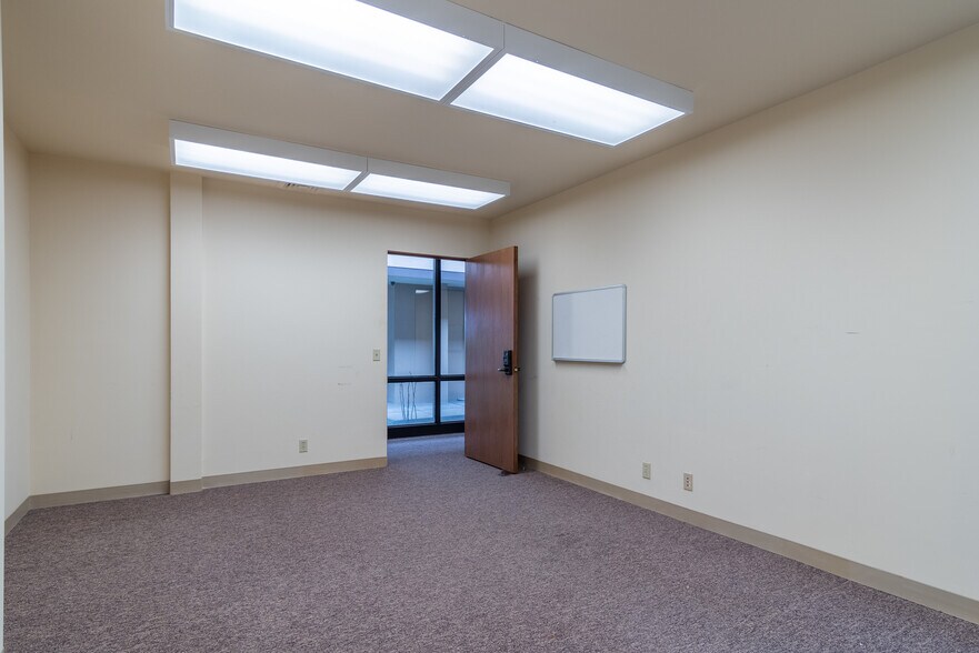 More Photos Of 400 Camino Aguajito, Monterey Office For Sale