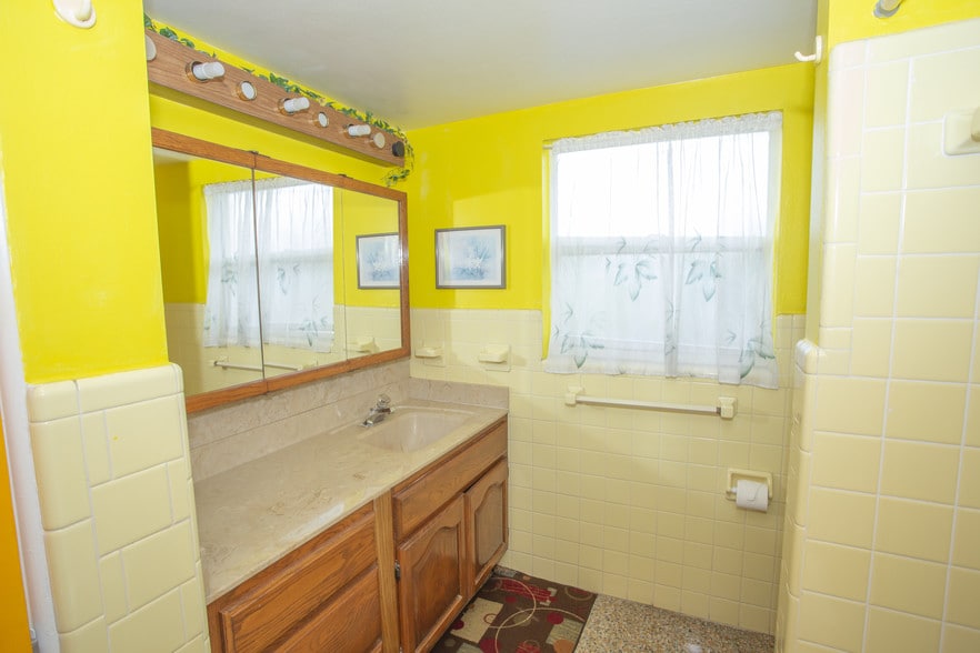 More Photos Of 11240 1st St, Treasure Island Hotel For Sale