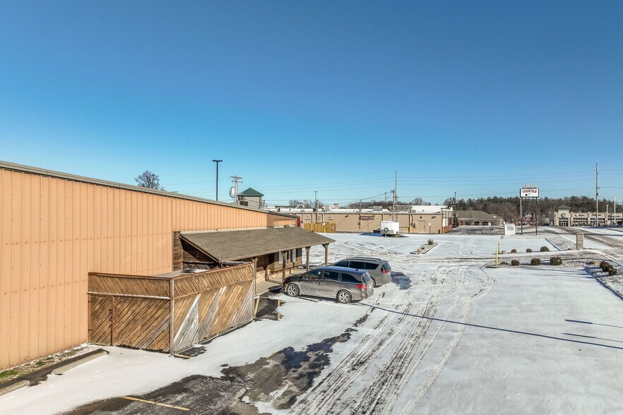 More Photos Of 177 Frontier Park Dr, O'Fallon Bowling Alley For Sale