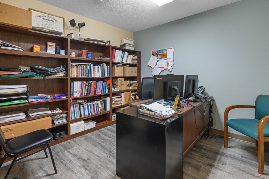 More Photos Of 845 Water Ave, Hillsboro Office For Sale