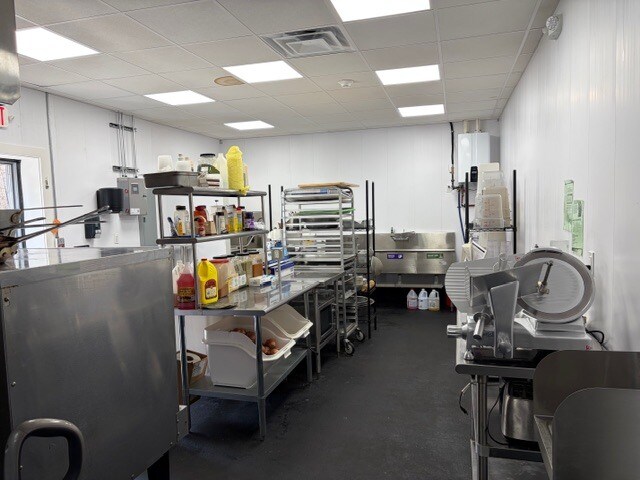More Photos Of 248 Oxford Rd, Oxford Storefront Retail Office For Lease
