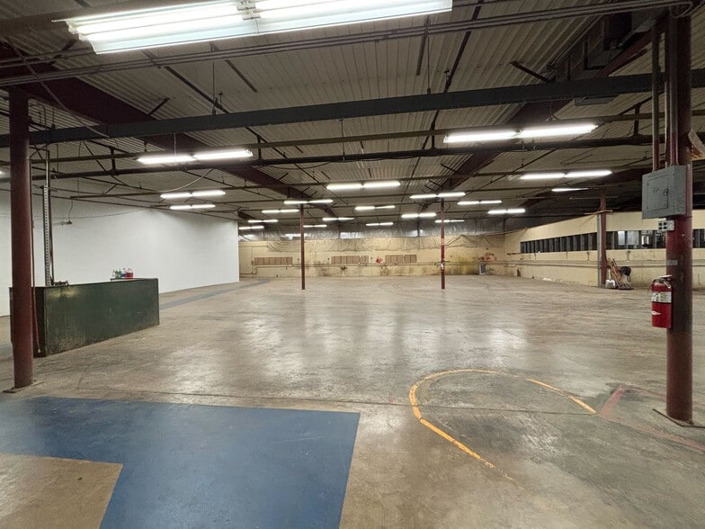 More Photos Of 500 S 59th Ave, Duluth Warehouse For Lease