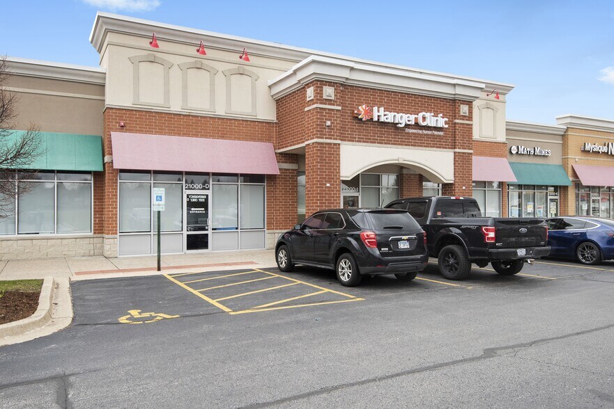 More Photos Of 21000 S Frankfort Sq, Frankfort General Retail For Sale