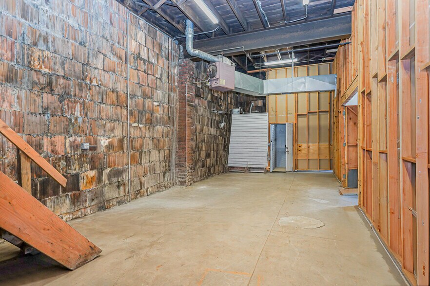 More Photos Of 339 Lincoln Ave, Staten Island Warehouse For Sale