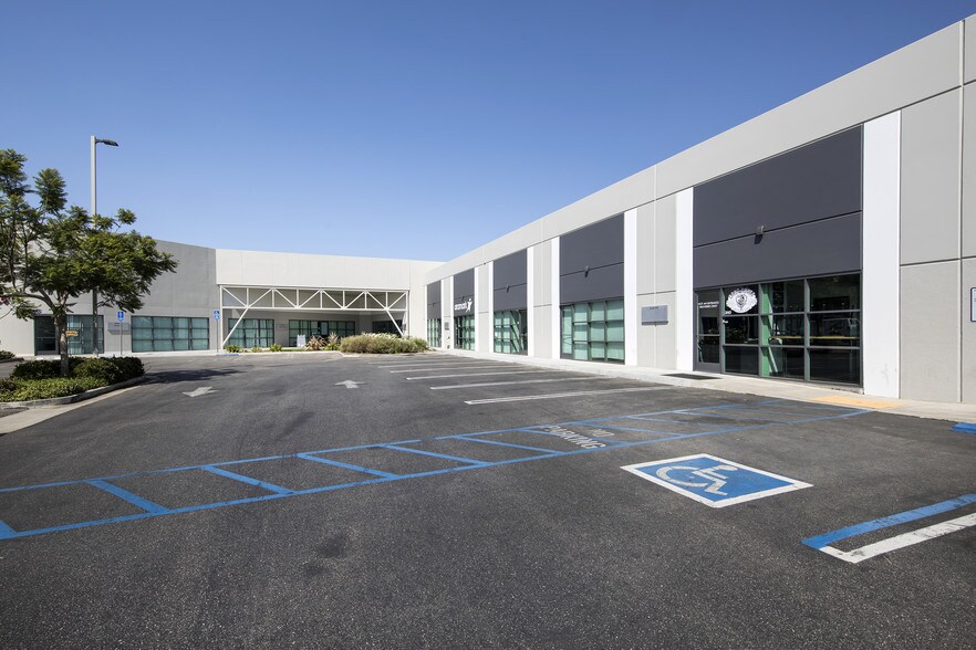 More Photos Of 701 Del Norte Blvd, Oxnard Distribution For Lease