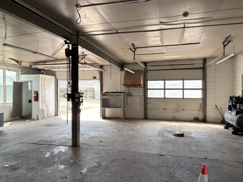 More Photos Of 27 Brooks Ave, Morrisville Service For Sale