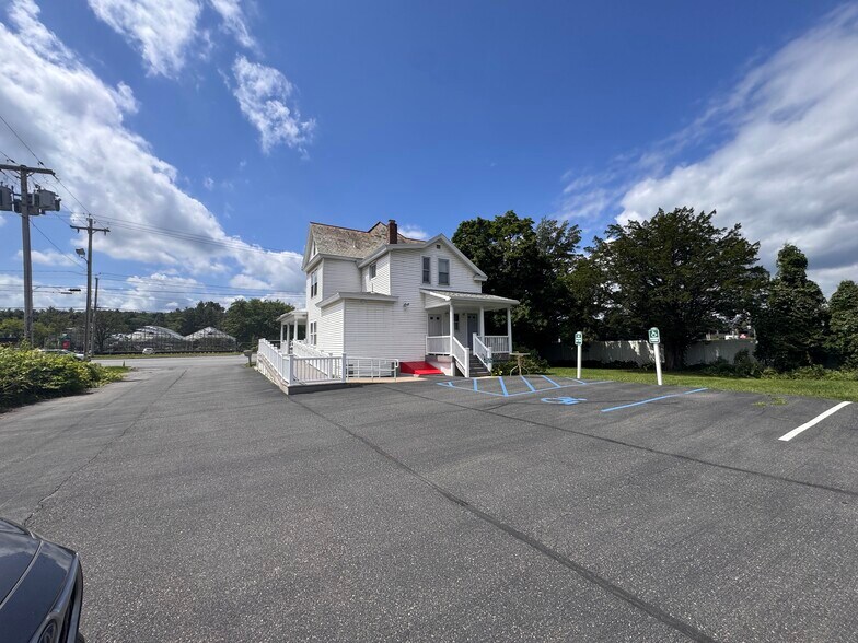 More Photos Of 1147 Troy Schenectady Rd, Latham Office For Sale