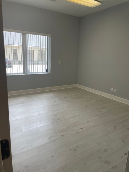 More Photos Of 12420 San Jose Blvd, Jacksonville Medical For Lease