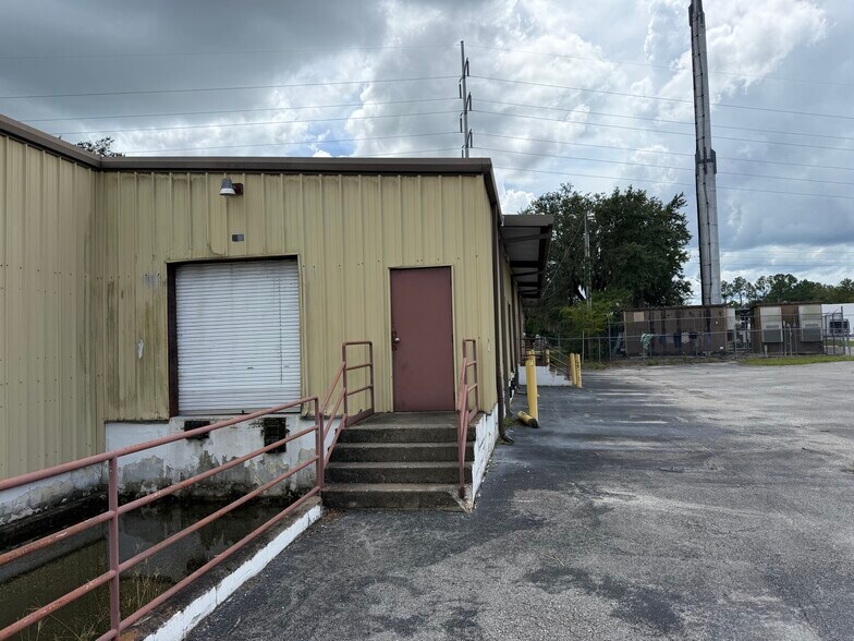 More Photos Of 2160 NE 31st Ave, Gainesville Industrial For Lease