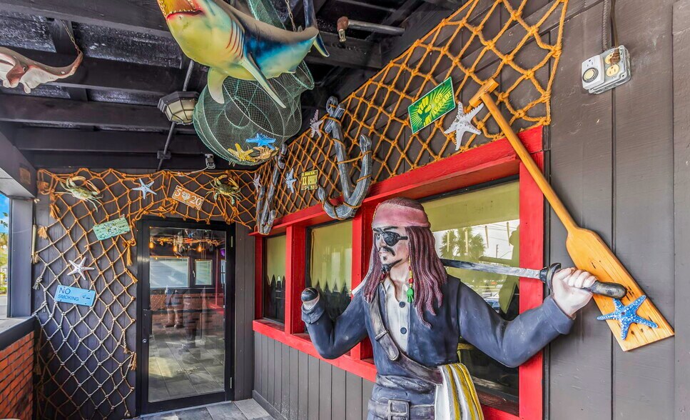 More Photos Of 2901 Tyrone Blvd, Saint Petersburg Restaurant For Sale