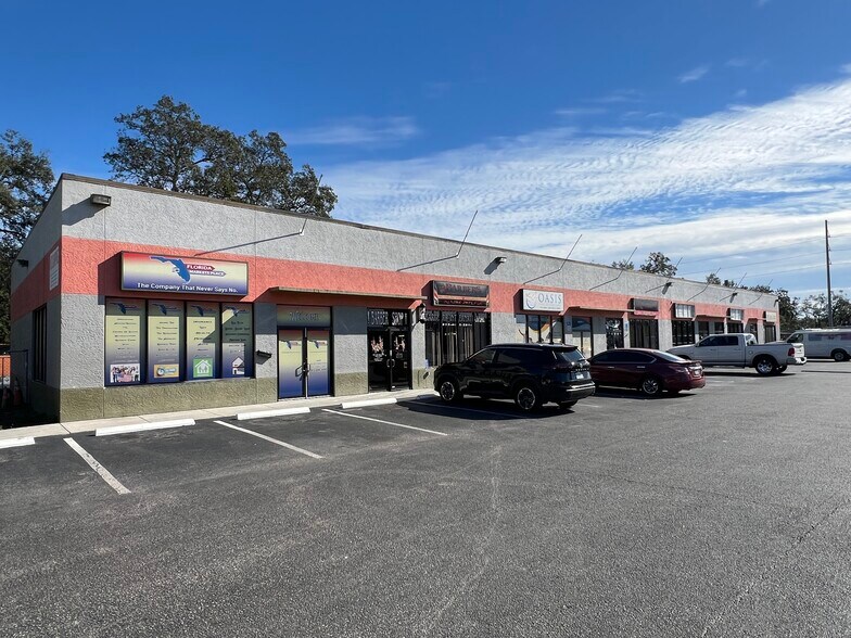 Primary Photo Of 10509 N Nebraska Ave, Tampa Unknown For Lease
