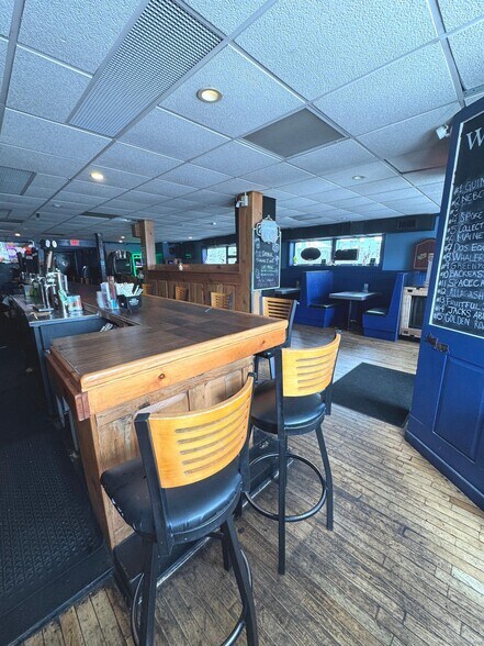 More Photos Of 164 Main St, Portland Restaurant For Sale