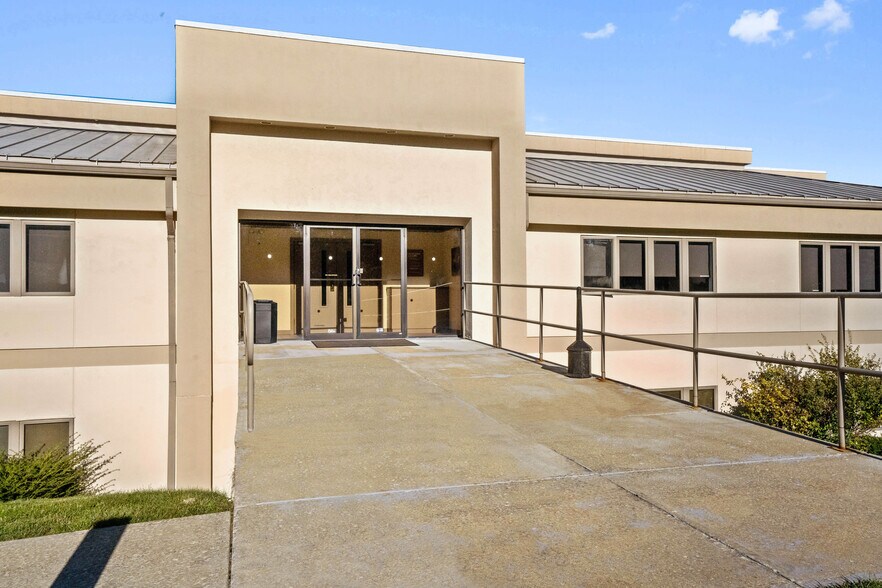 More Photos Of 4731 Route 30, Greensburg Medical For Lease