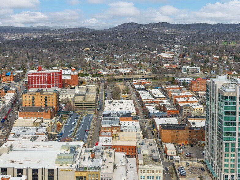 More Photos Of 48 College St, Asheville General Retail For Lease