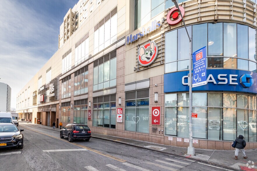 More Photos Of 40-24 College Point Blvd, Flushing Apartments For Sale