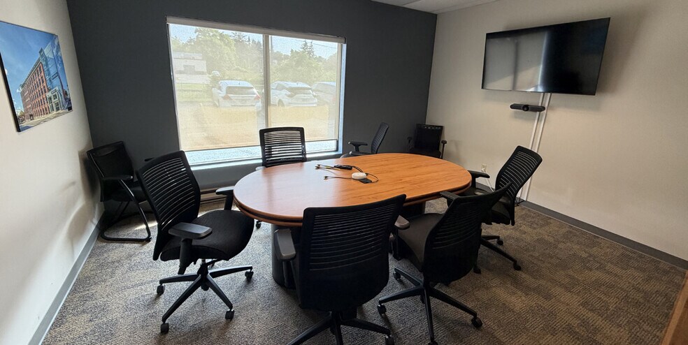 More Photos Of 176 Speedvale Ave, Guelph Office For Sale