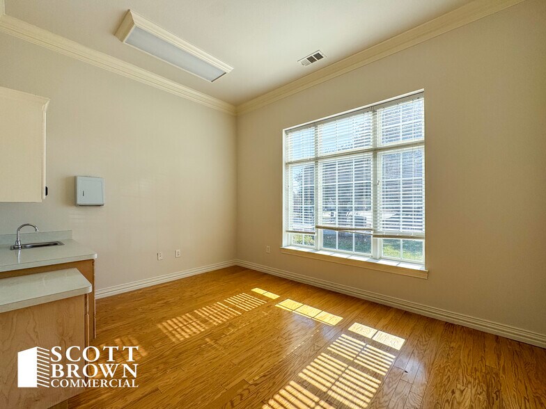 More Photos Of 860 Hebron Pky, Lewisville Medical For Lease