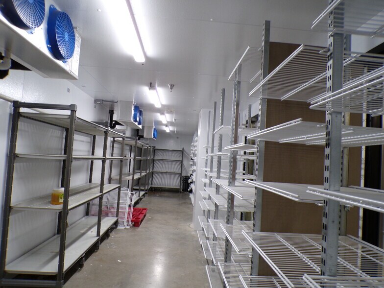 More Photos Of 225 Ellicott St, Buffalo Supermarket For Sale