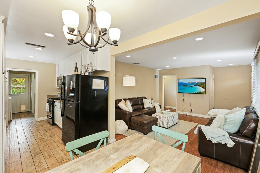 More Photos Of 1200 W Sycamore Ave, Orange Apartments For Sale