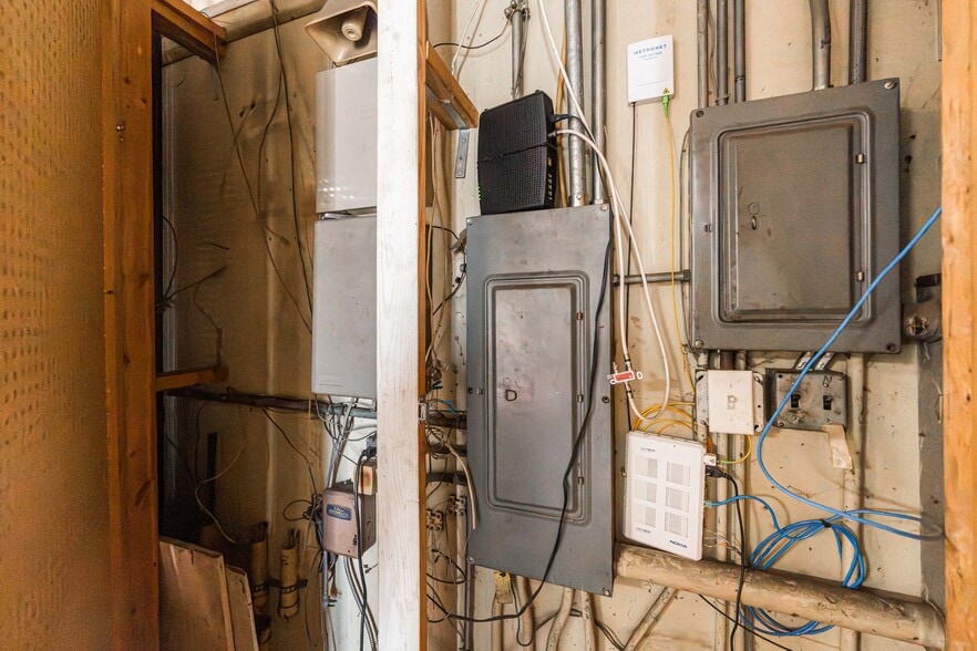 More Photos Of 560 S River St, Batavia Warehouse For Sale