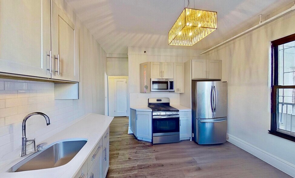 More Photos Of 55-19 Metropolitan Ave, Ridgewood Apartments For Sale